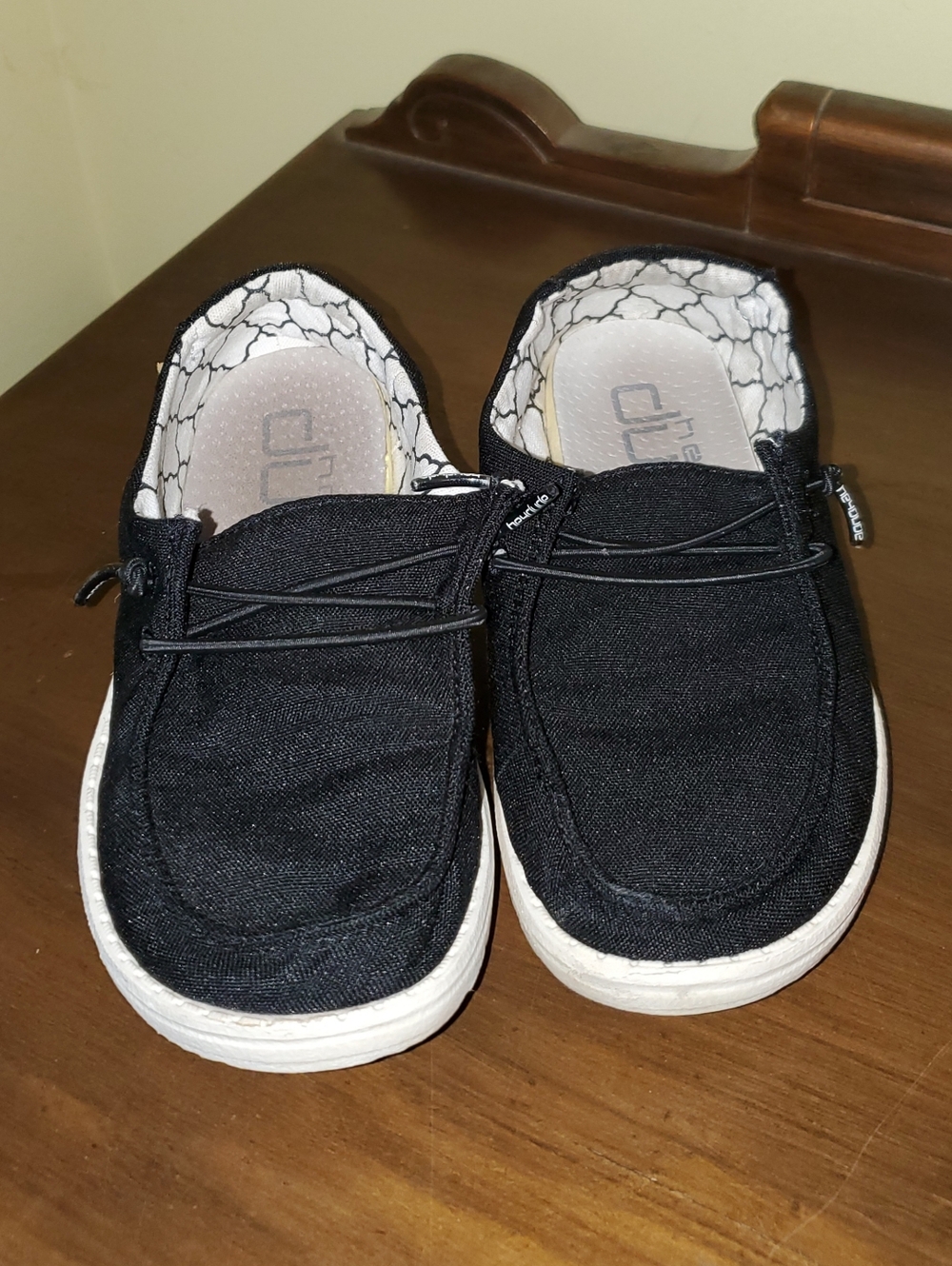 Hey Dude Kids Black Slip-On Shoes Sz 11